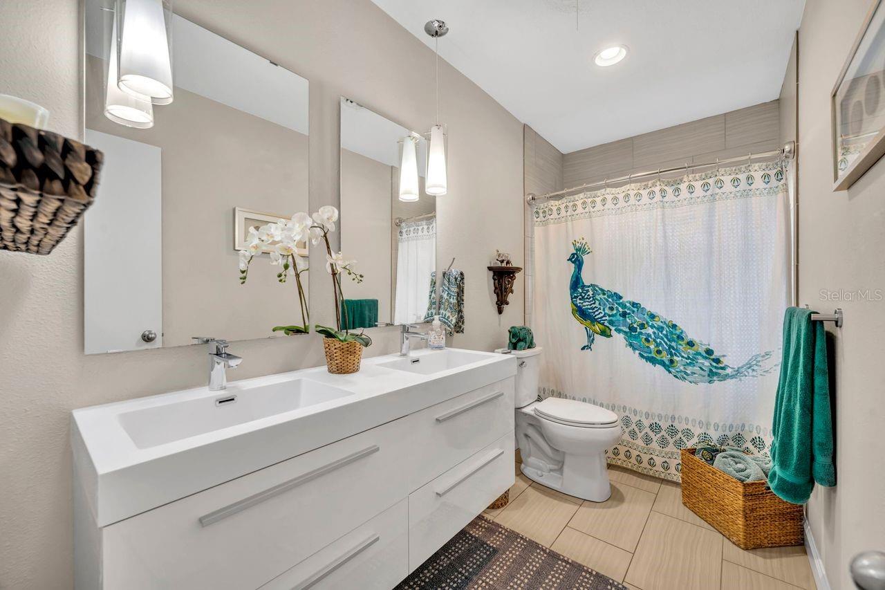 Listing photo id 15 for 170 Faith Terrace
