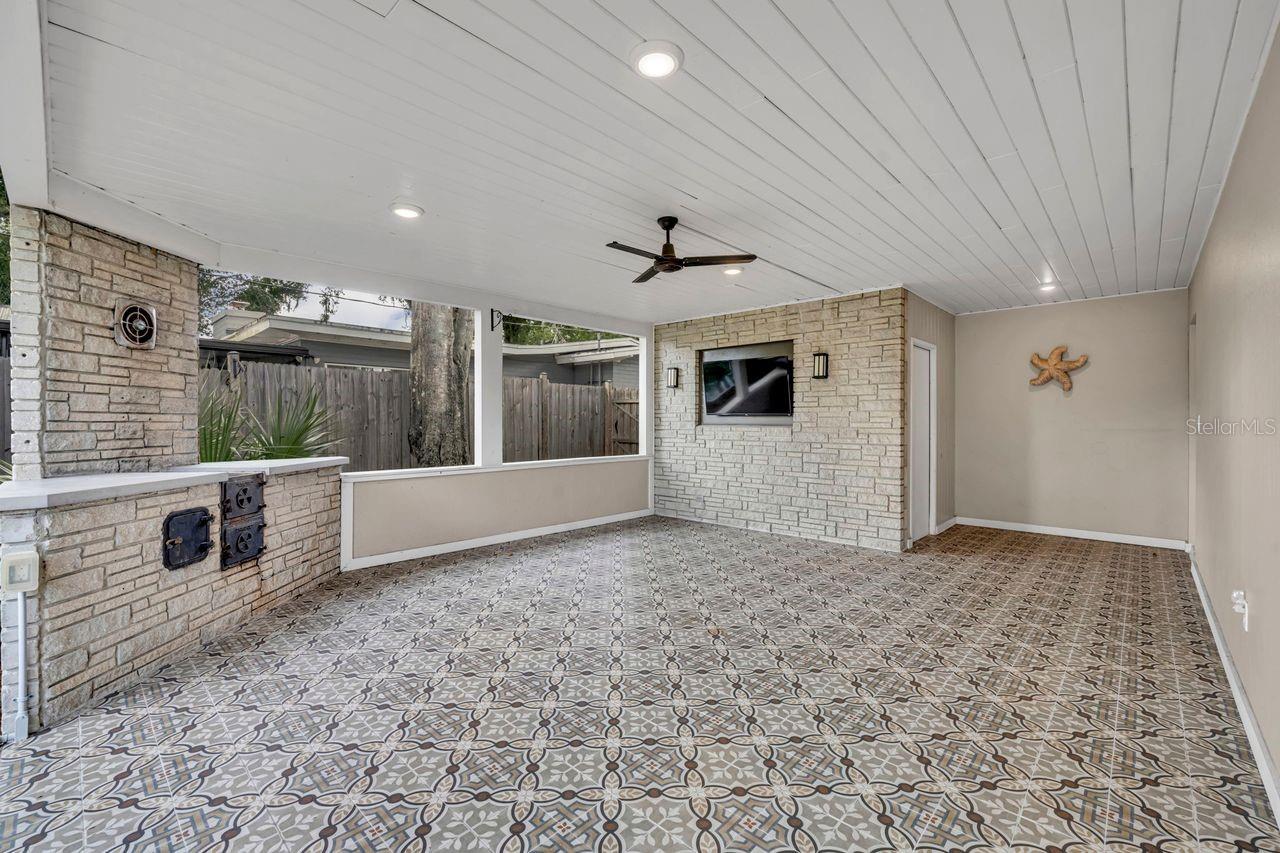 Listing photo id 18 for 170 Faith Terrace