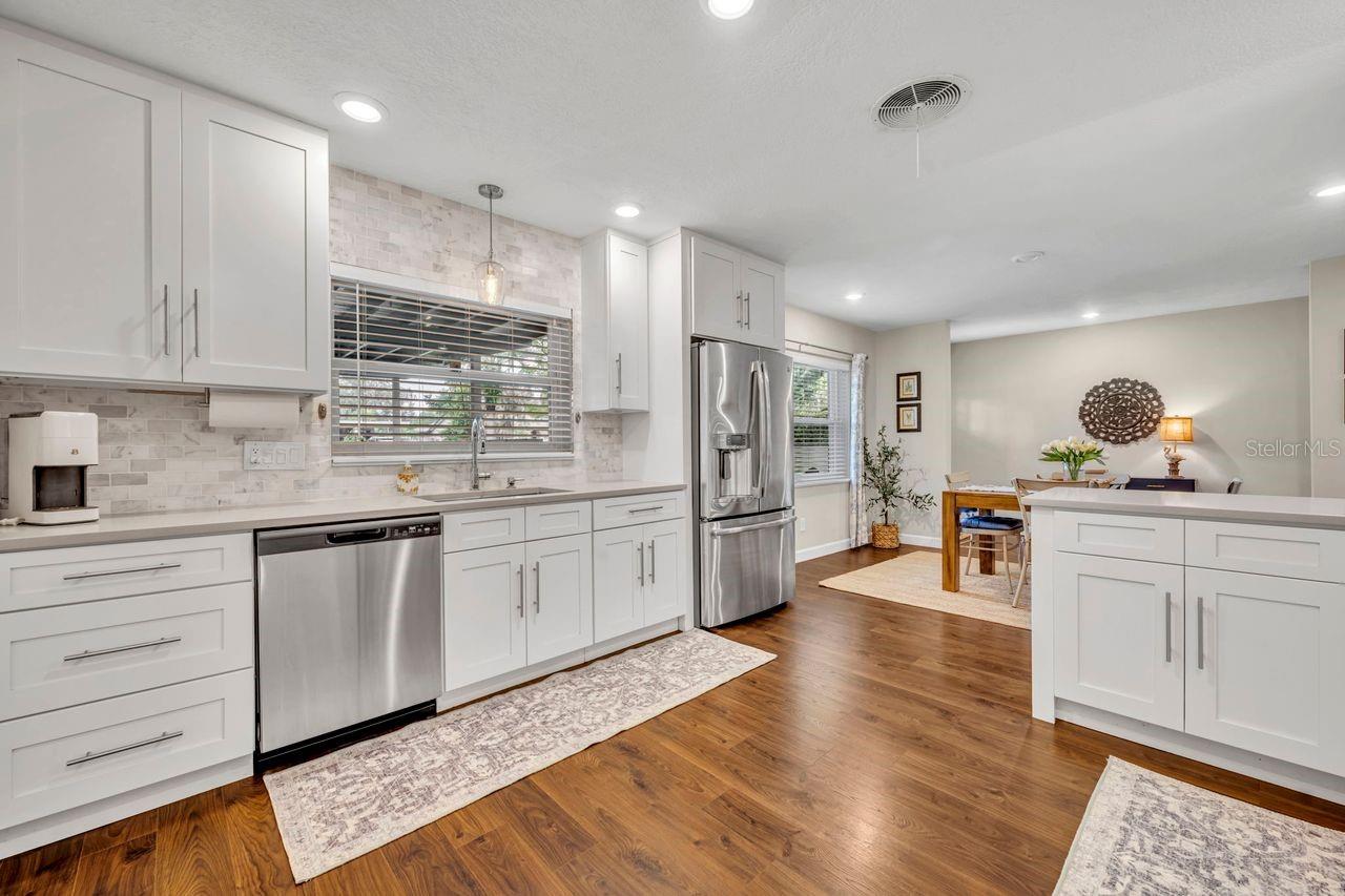 Listing photo id 6 for 170 Faith Terrace
