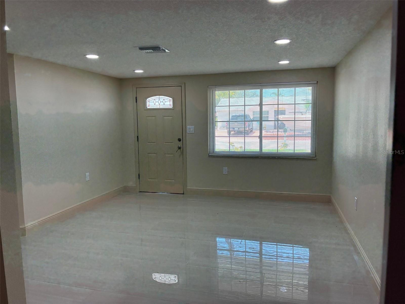 Image 3 of 9 For 13916 Muriel Avenue