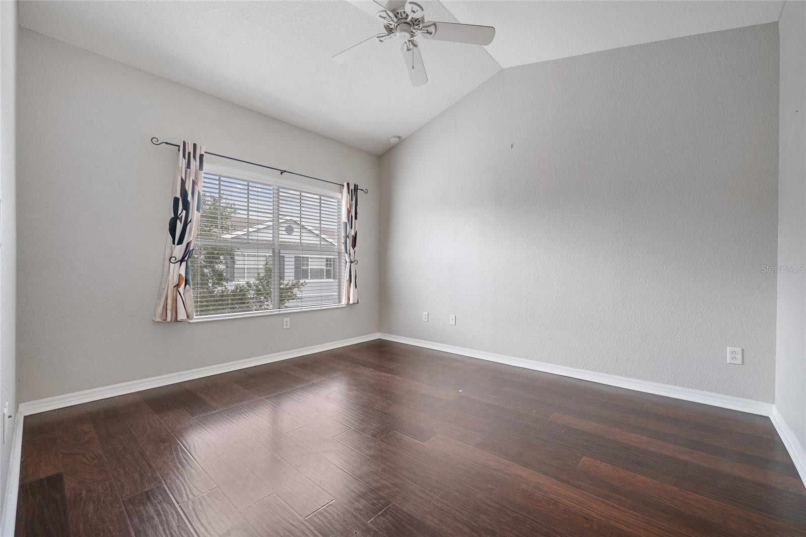 Image 17 of 29 For 2352 Grand Central Parkway 10