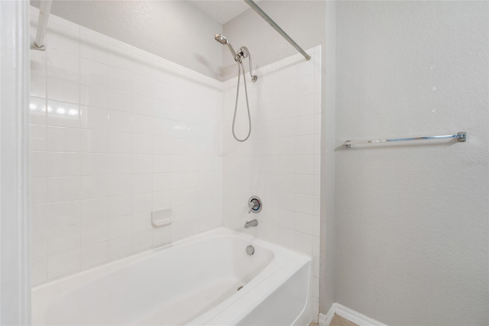 Image 20 of 29 For 2352 Grand Central Parkway 10