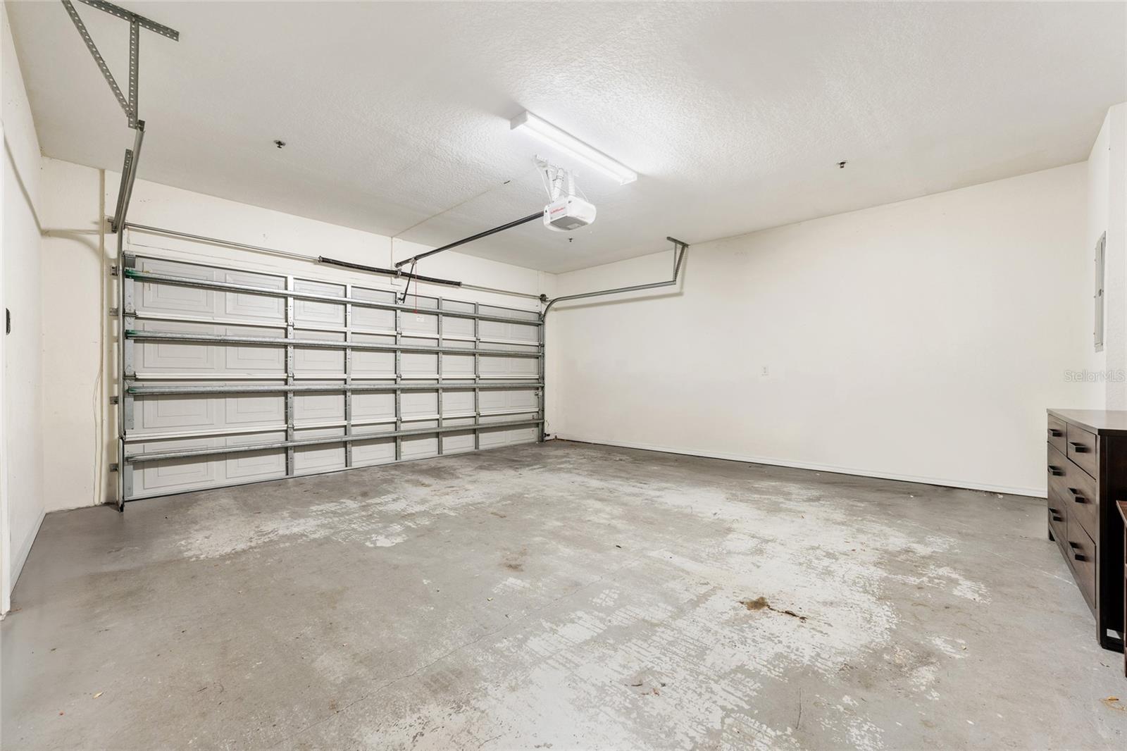 Image 21 of 29 For 2352 Grand Central Parkway 10