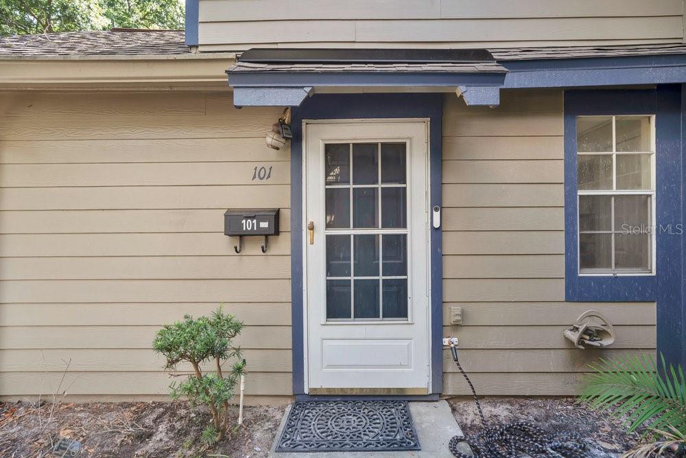 Image 5 of 27 For 949 Bird Bay Court 101