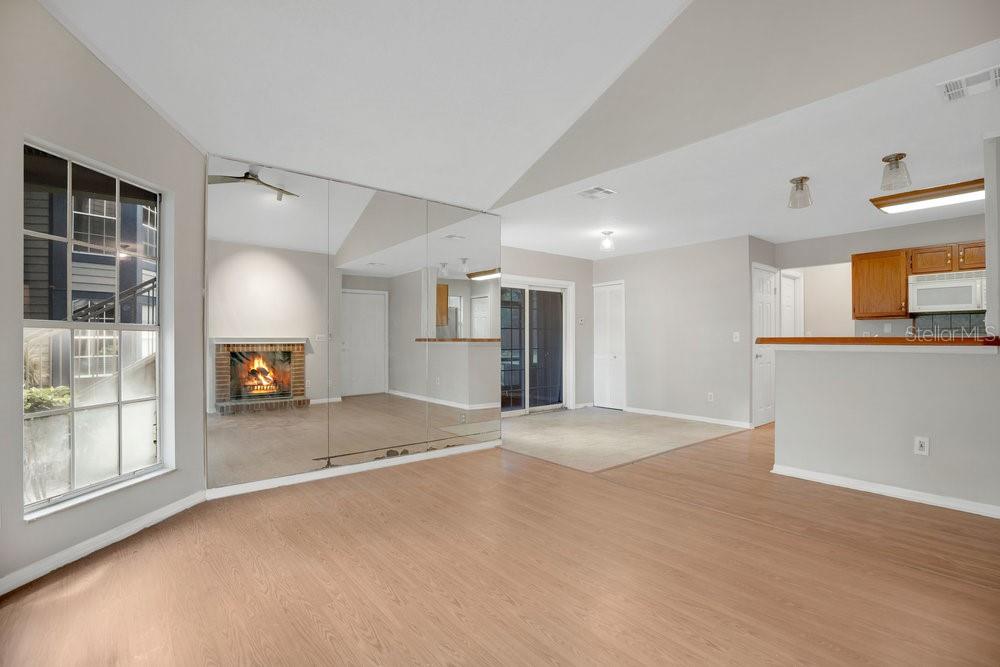 Image 6 of 27 For 949 Bird Bay Court 101