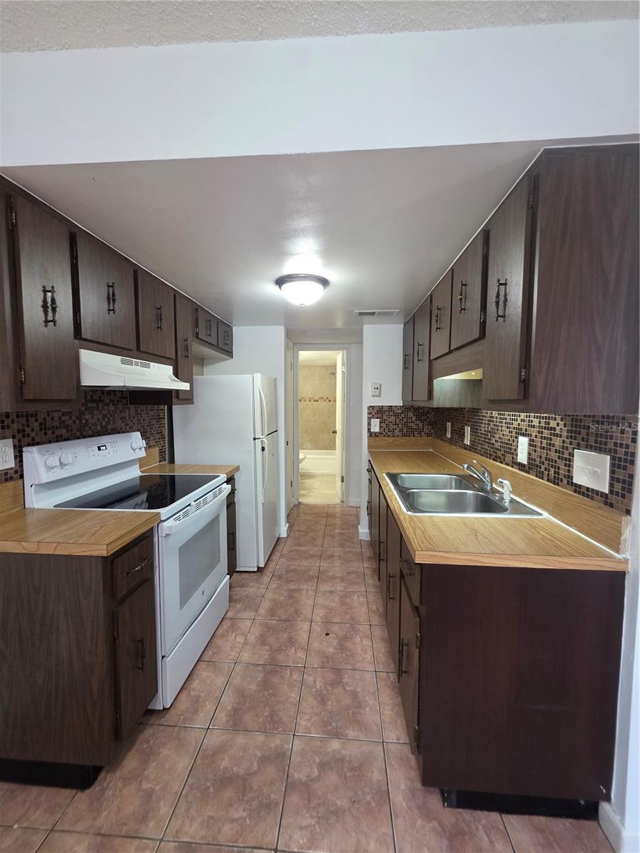 Image 7 of 15 For 5226 Curry Ford Road 315