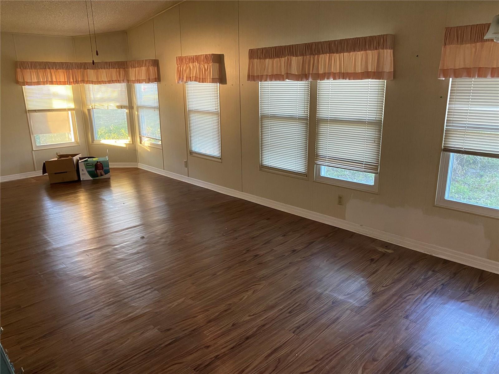 Image 10 of 19 For 2693 Cayman Circle R
