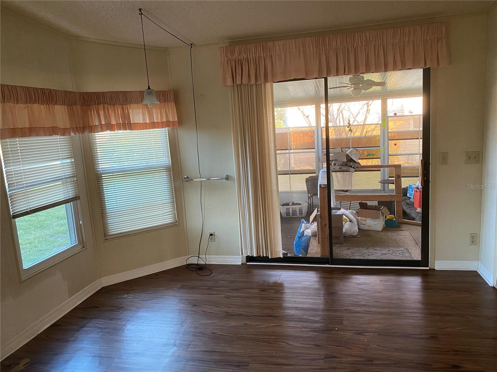 Image 11 of 19 For 2693 Cayman Circle R