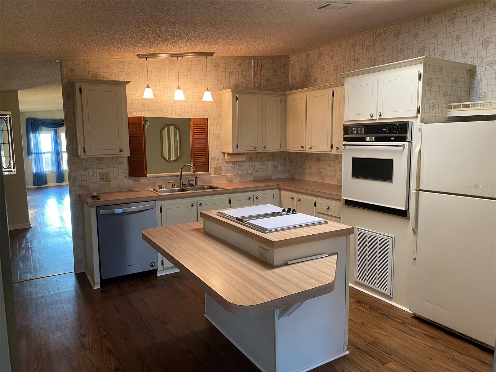 Image 13 of 19 For 2693 Cayman Circle R