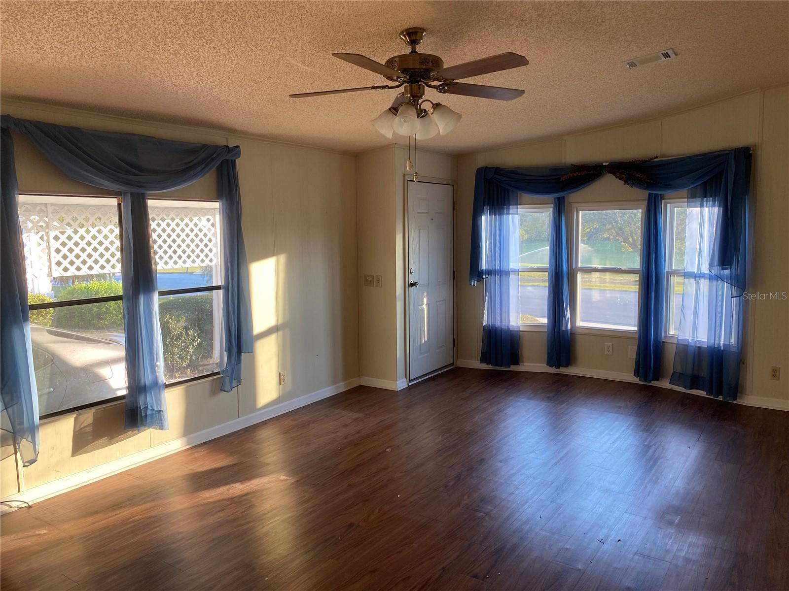 Image 6 of 19 For 2693 Cayman Circle R