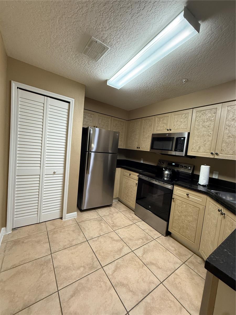 Image 5 of 38 For 8601 Worldquest Boulevard 3104