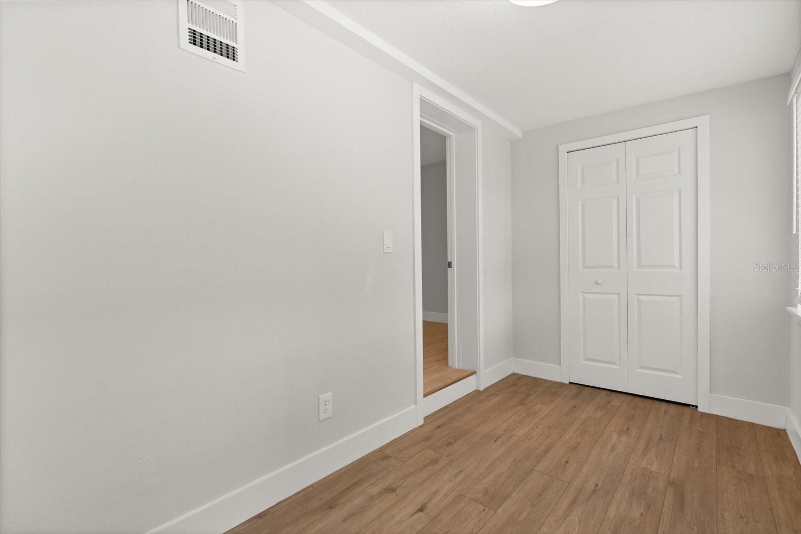 Image 14 of 21 For 6722 Edgewater Drive