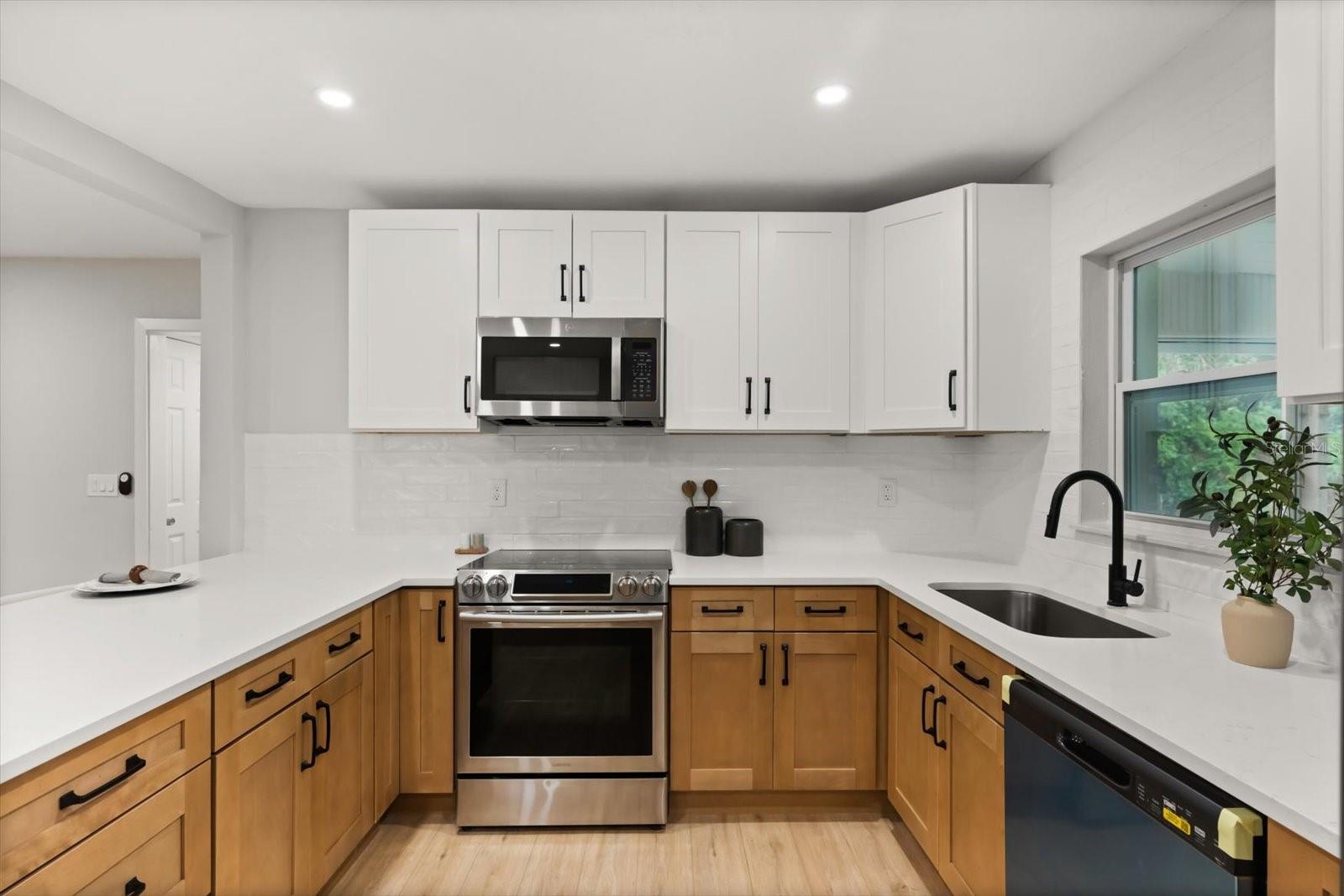 Image 3 of 21 For 6722 Edgewater Drive