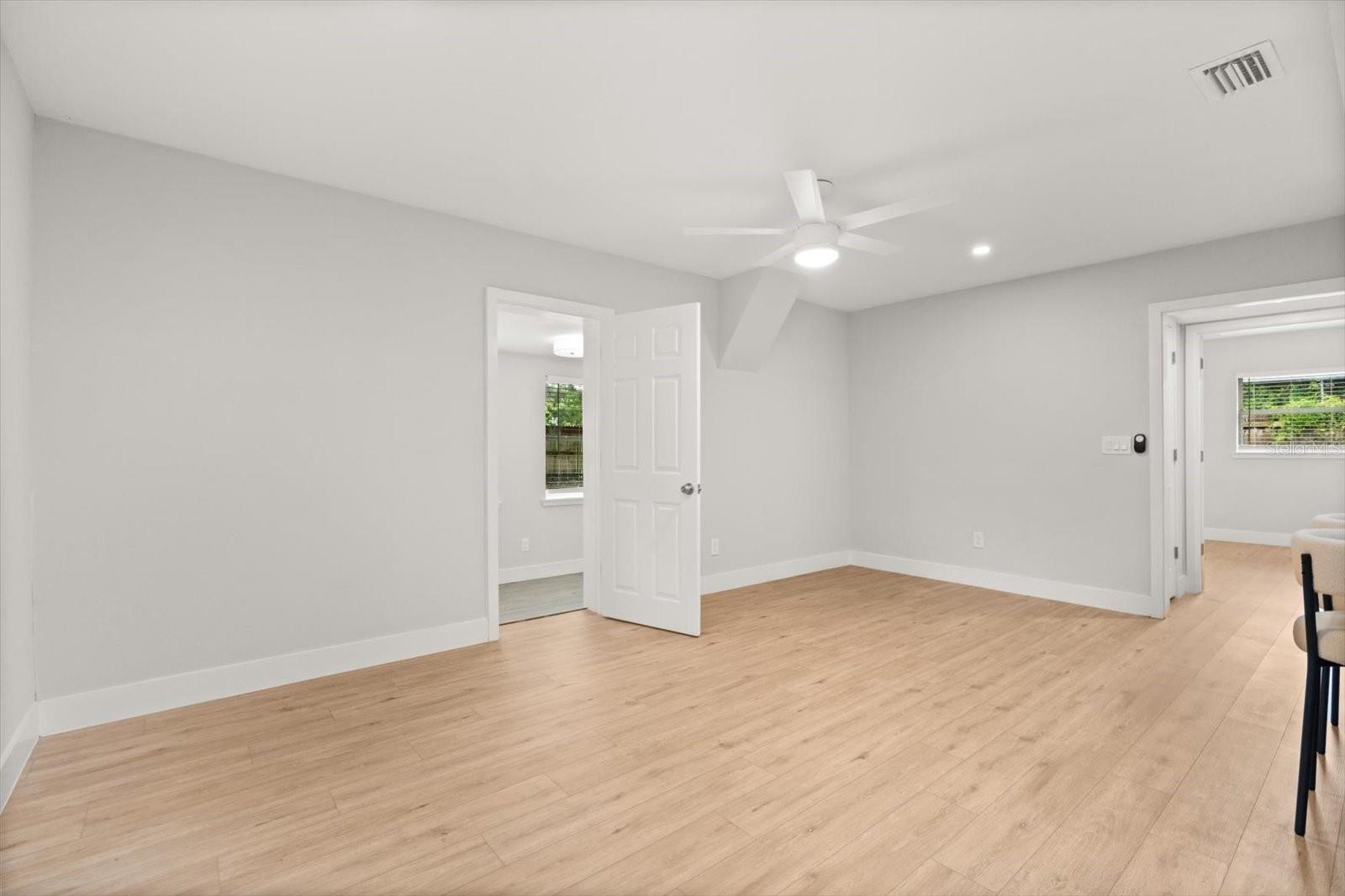 Image 7 of 21 For 6722 Edgewater Drive