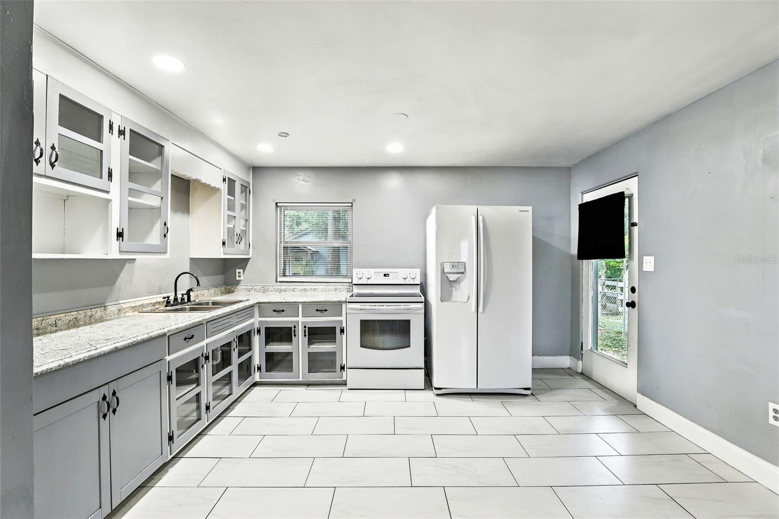 Image 17 of 27 For 1412 Voorhis Avenue