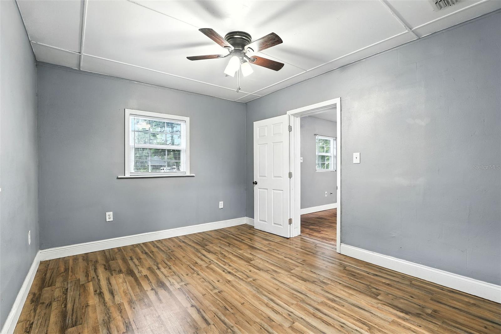 Image 20 of 27 For 1412 Voorhis Avenue