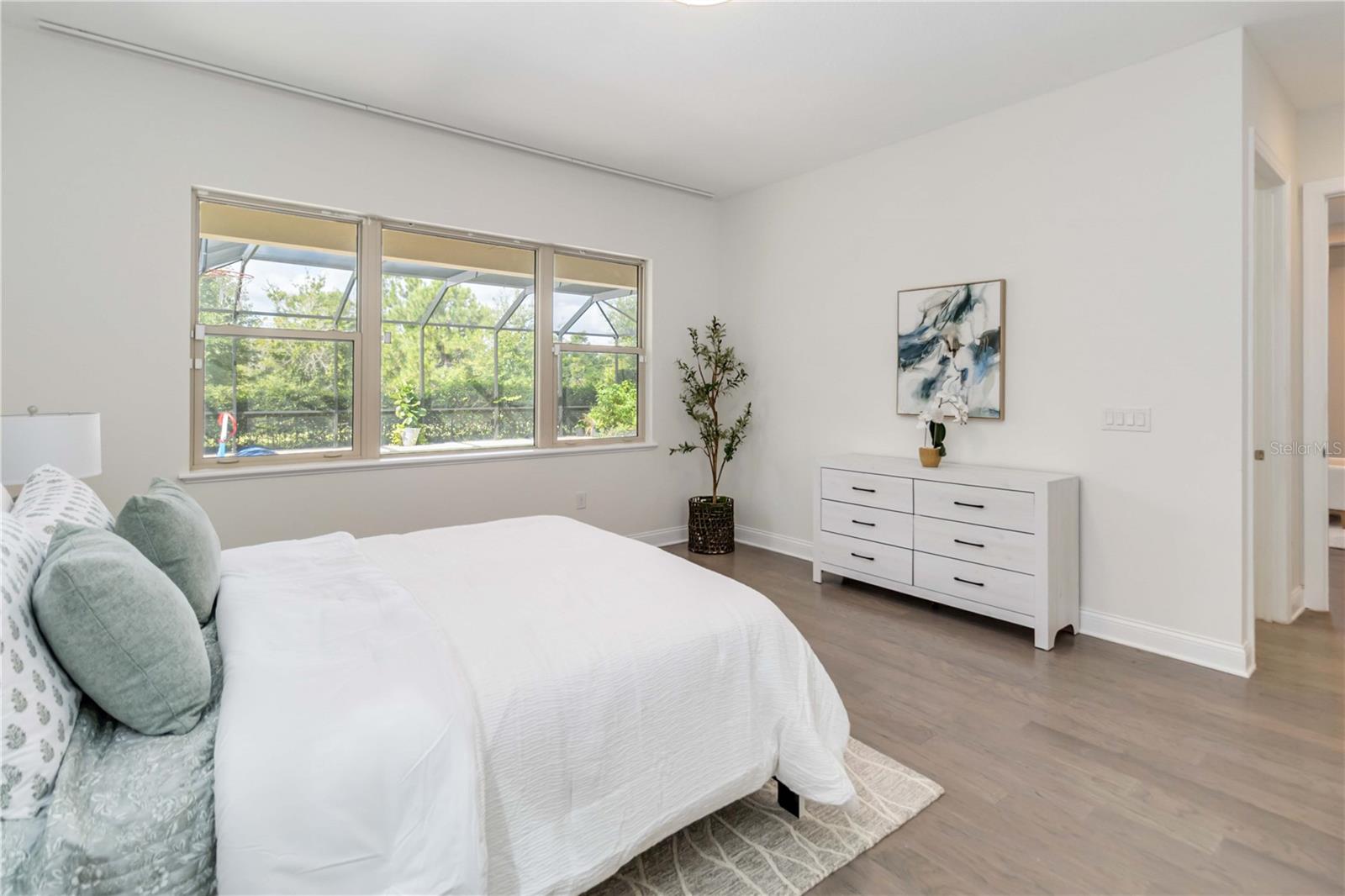 Image 20 of 59 For 10594 Royal Cypress Way