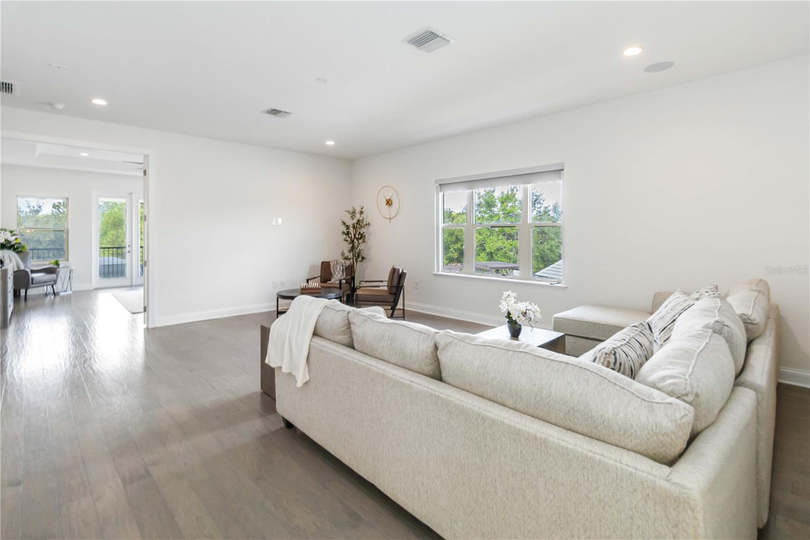 Image 26 of 59 For 10594 Royal Cypress Way