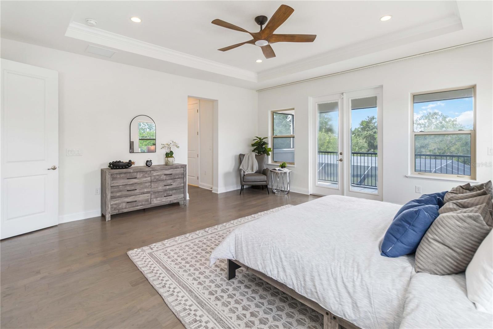 Image 32 of 59 For 10594 Royal Cypress Way