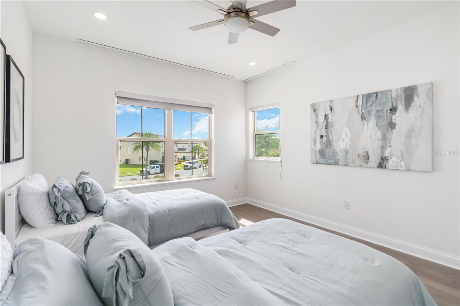 Image 40 of 59 For 10594 Royal Cypress Way