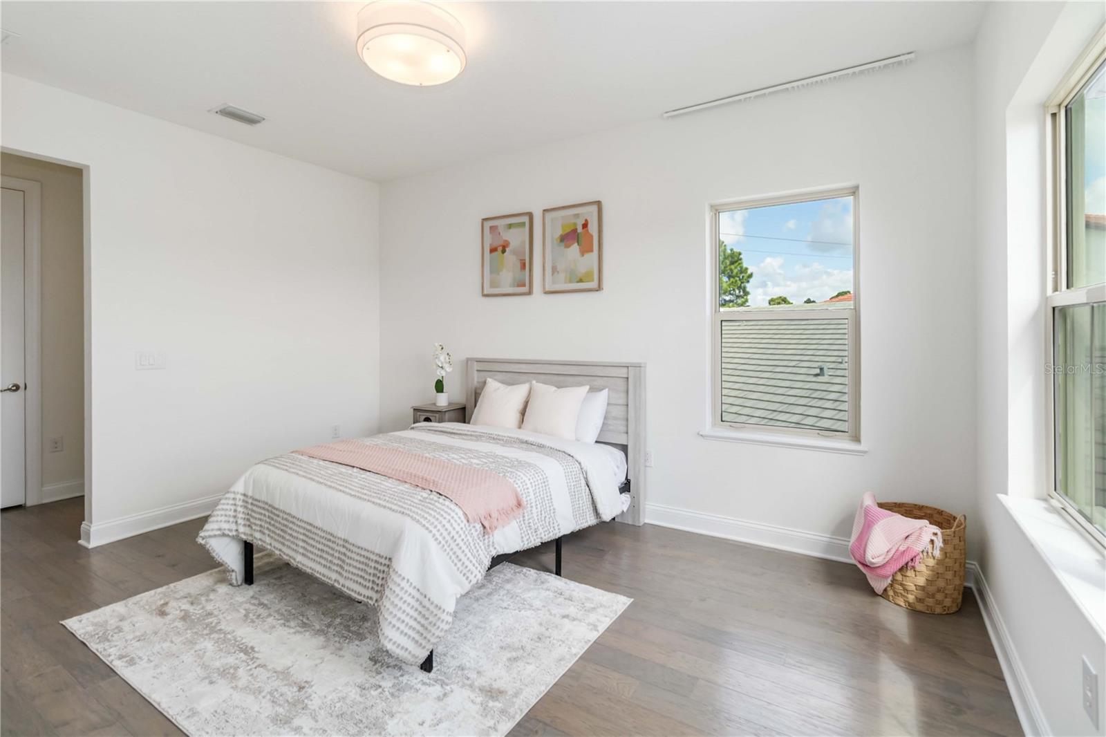 Image 42 of 59 For 10594 Royal Cypress Way