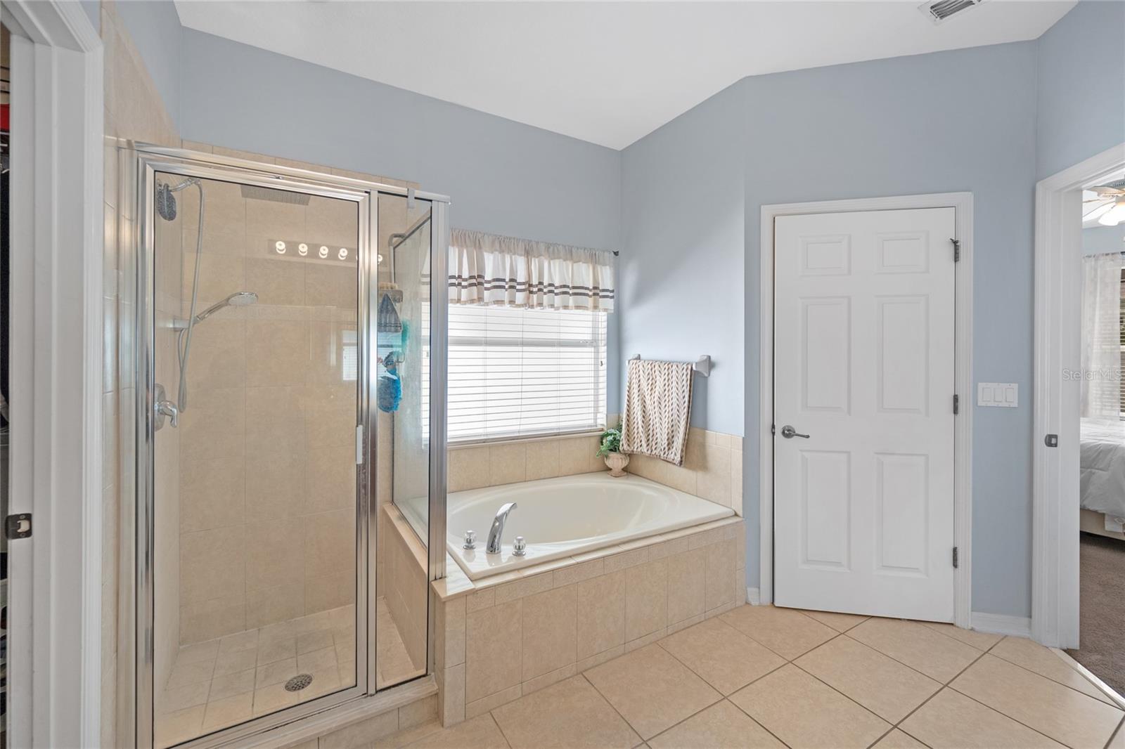 Image 24 of 49 For 14810 Sweet Acacia Drive