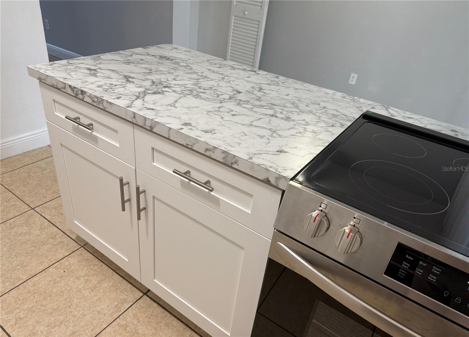 Image 8 of 16 For 5325 Curry Ford Road G202