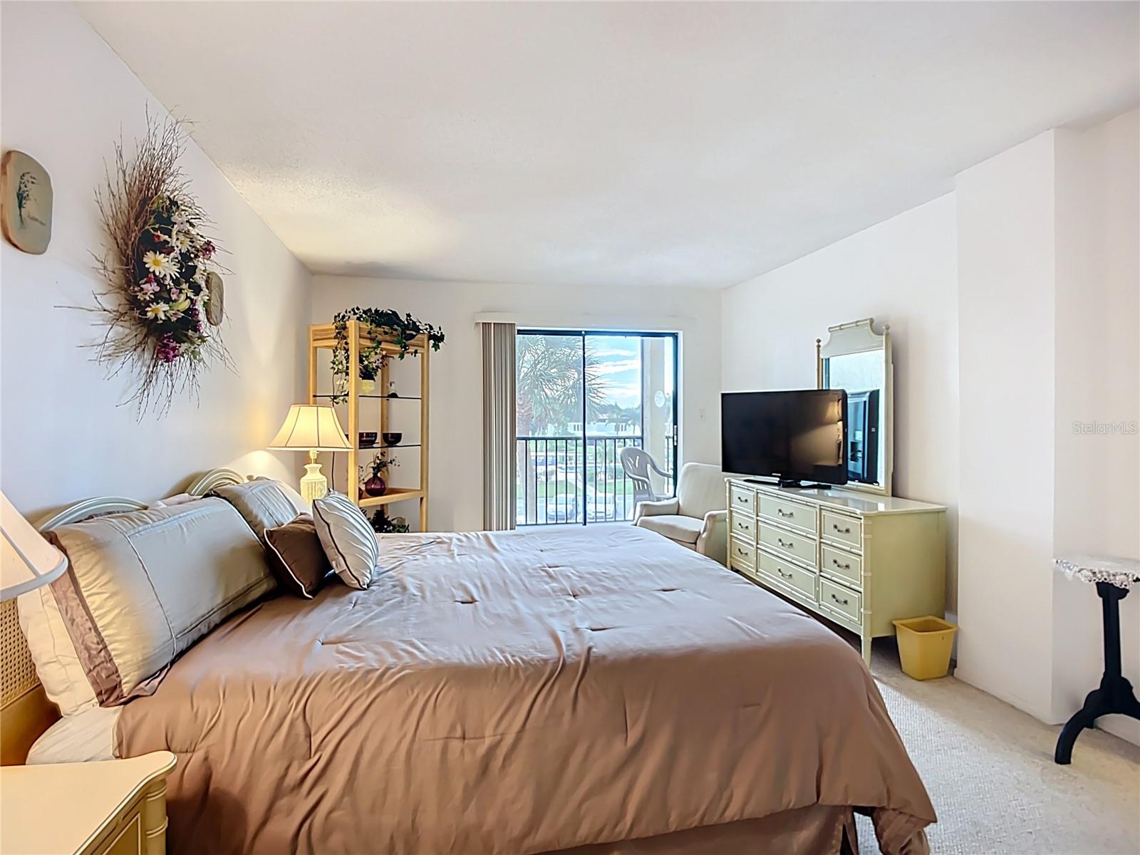 Image 11 of 32 For 6120 43rd Street W 305b