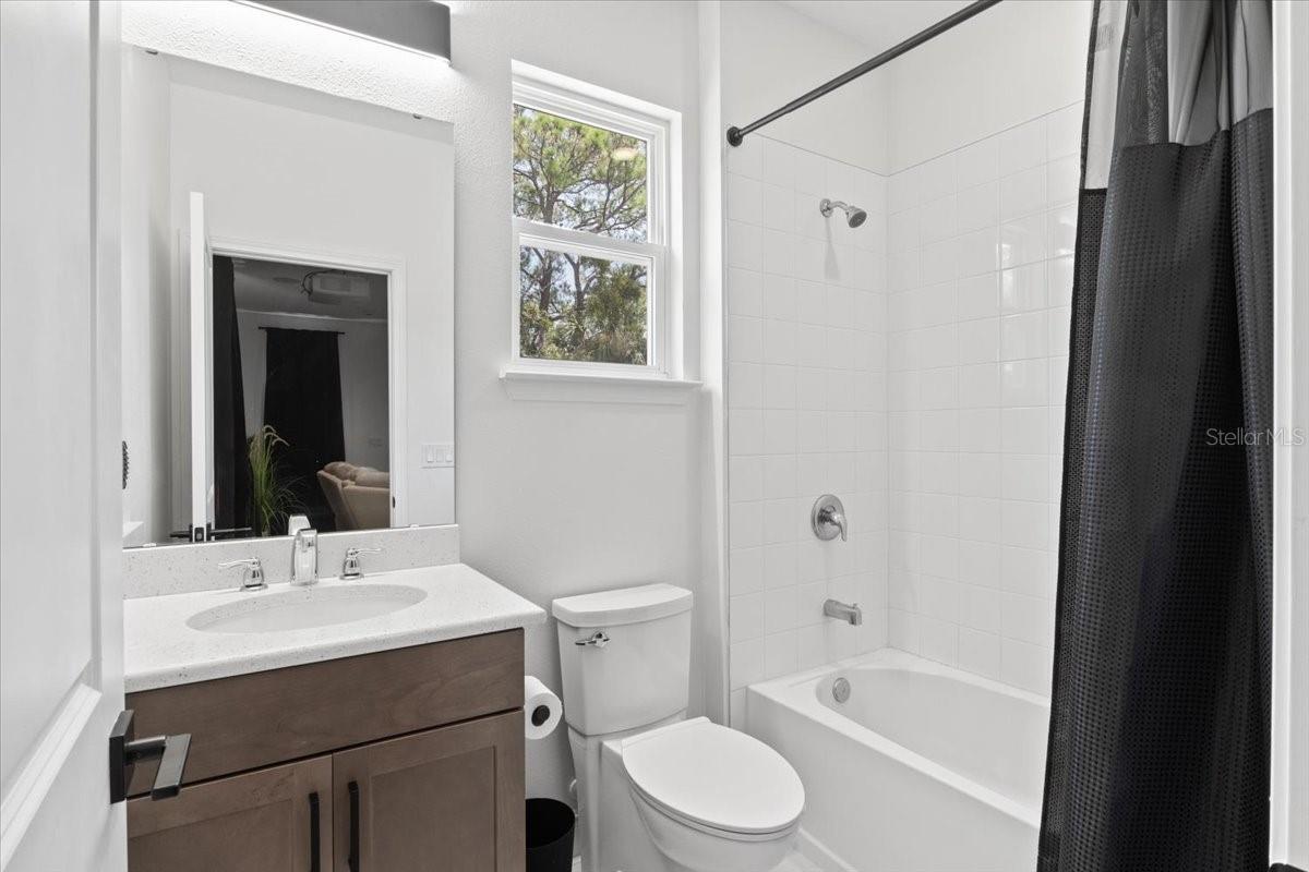 Image 22 of 38 For 737 Brackenberry St