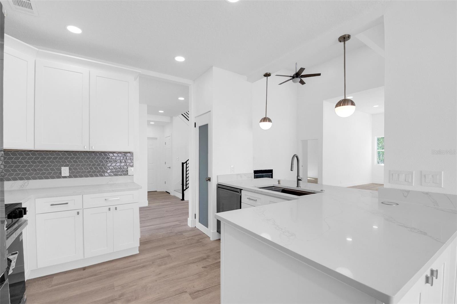 Image 11 of 47 For 649 Remington Oak Drive