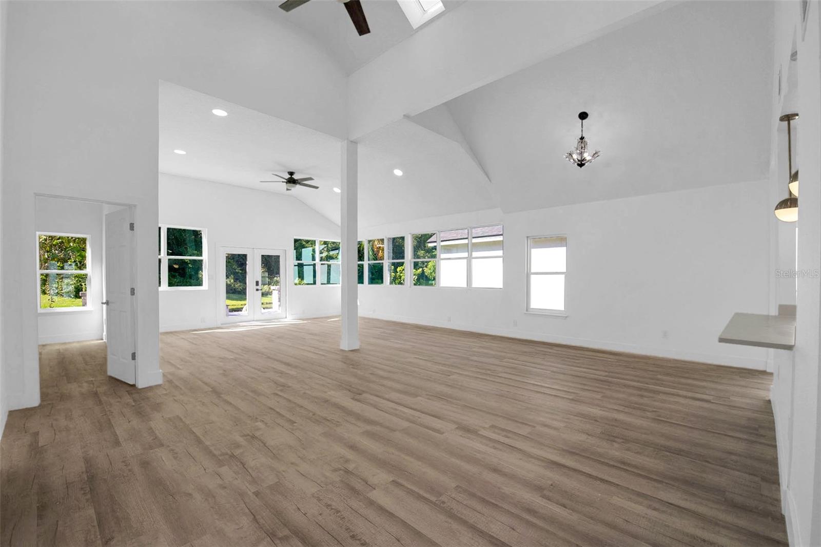 Image 16 of 47 For 649 Remington Oak Drive