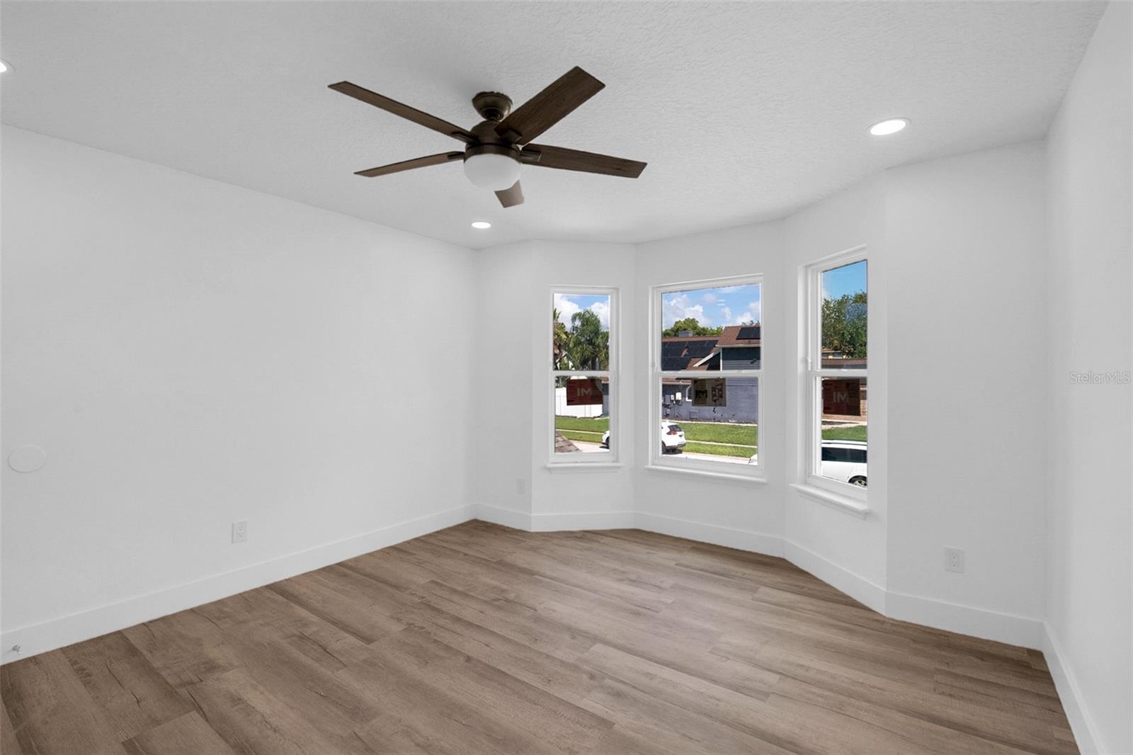 Image 21 of 47 For 649 Remington Oak Drive