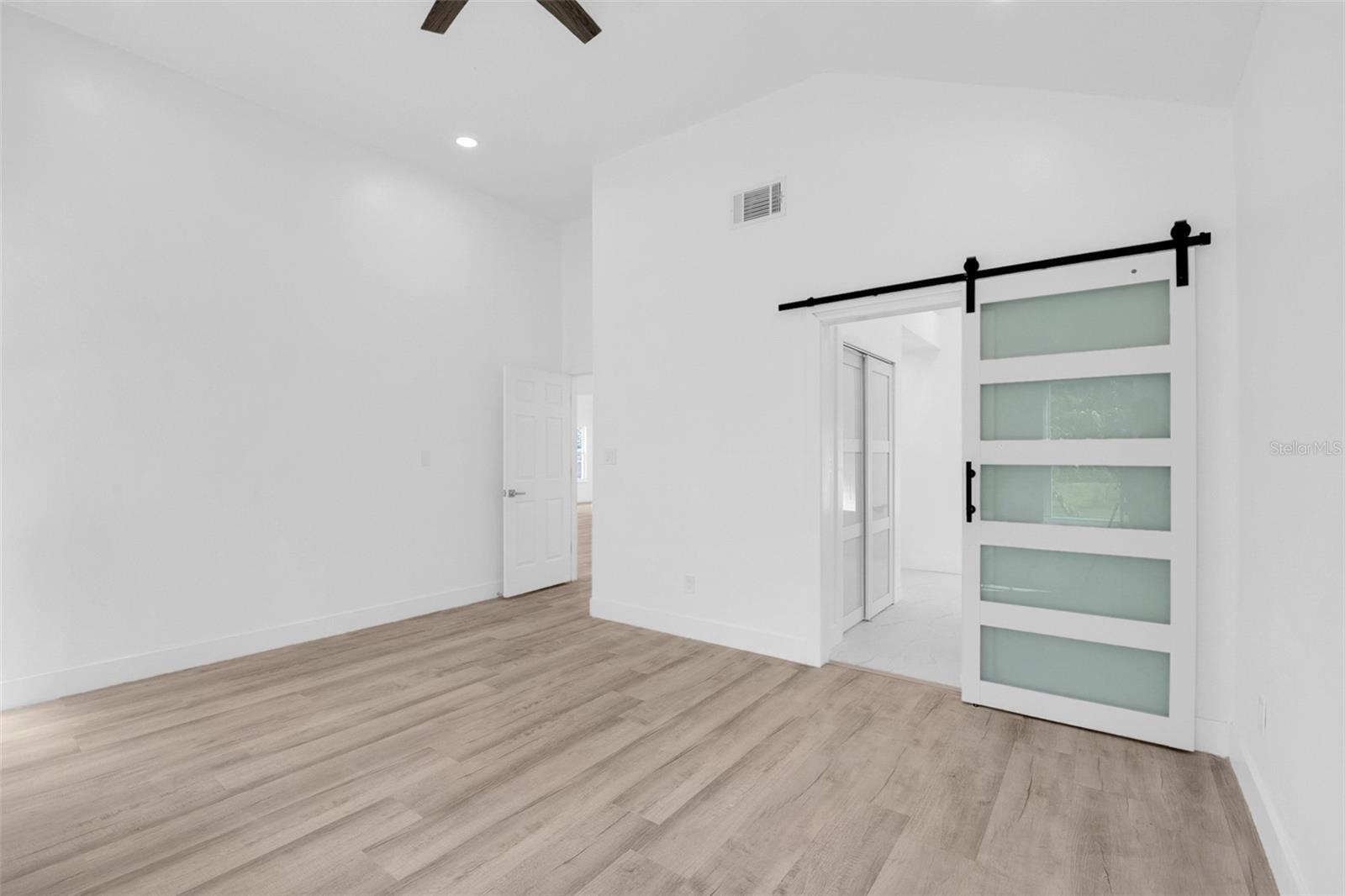 Image 22 of 47 For 649 Remington Oak Drive