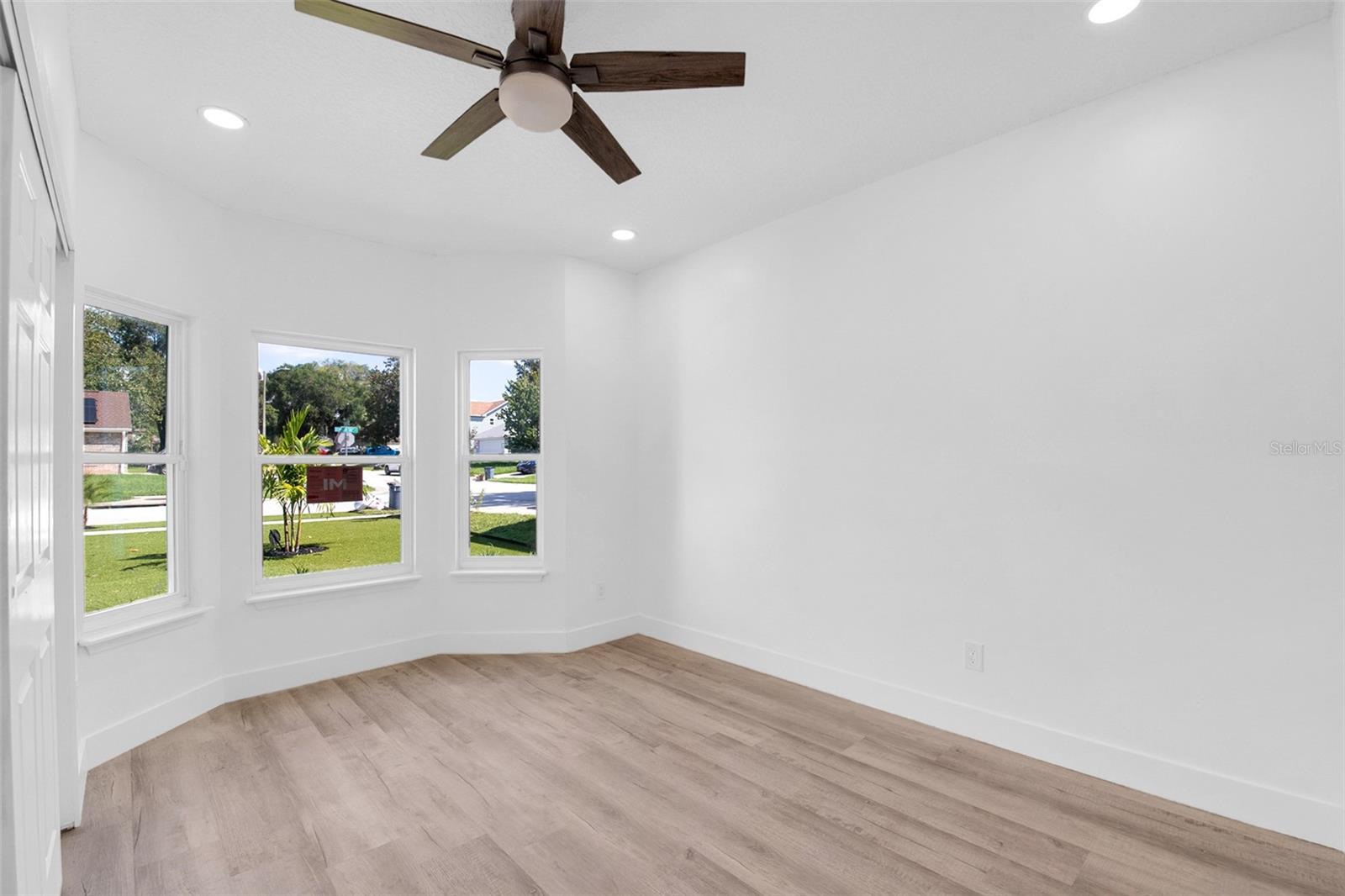 Image 32 of 47 For 649 Remington Oak Drive