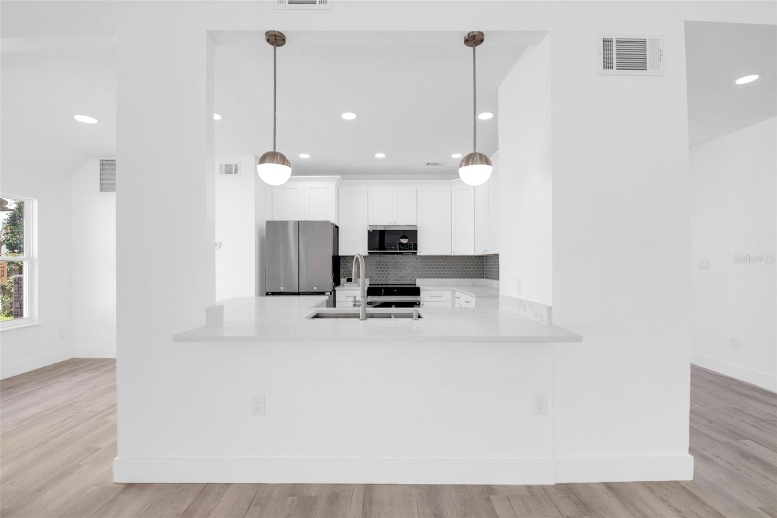 Image 9 of 47 For 649 Remington Oak Drive