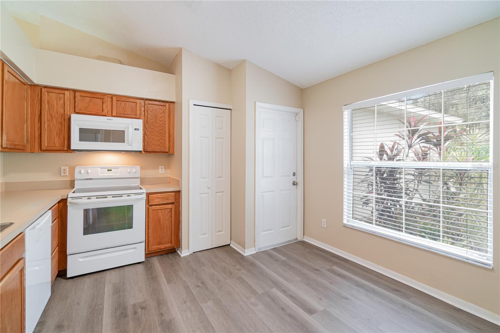 Image 5 of 15 For 11824 Caruso Drive
