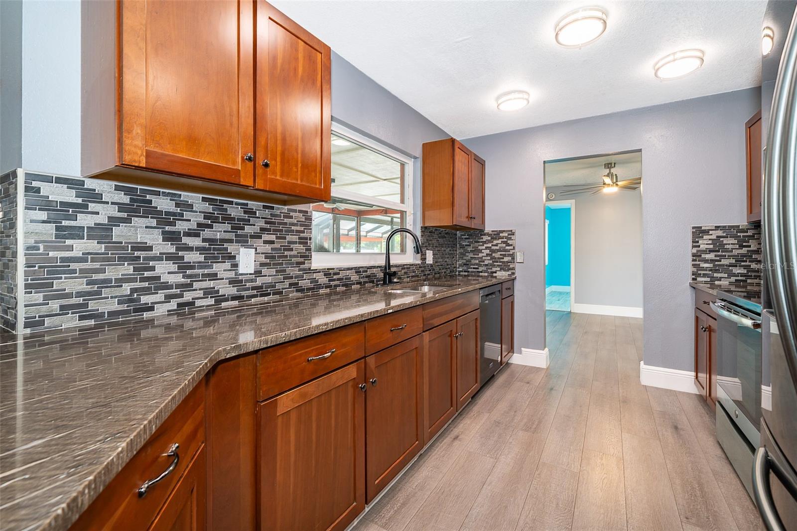 Image 12 of 30 For 807 San Remo Court