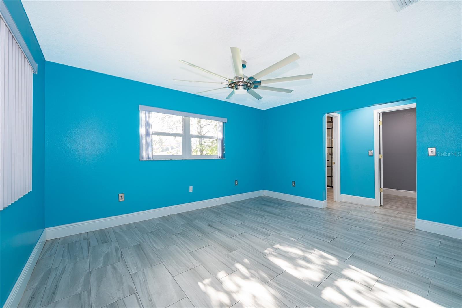 Image 18 of 30 For 807 San Remo Court