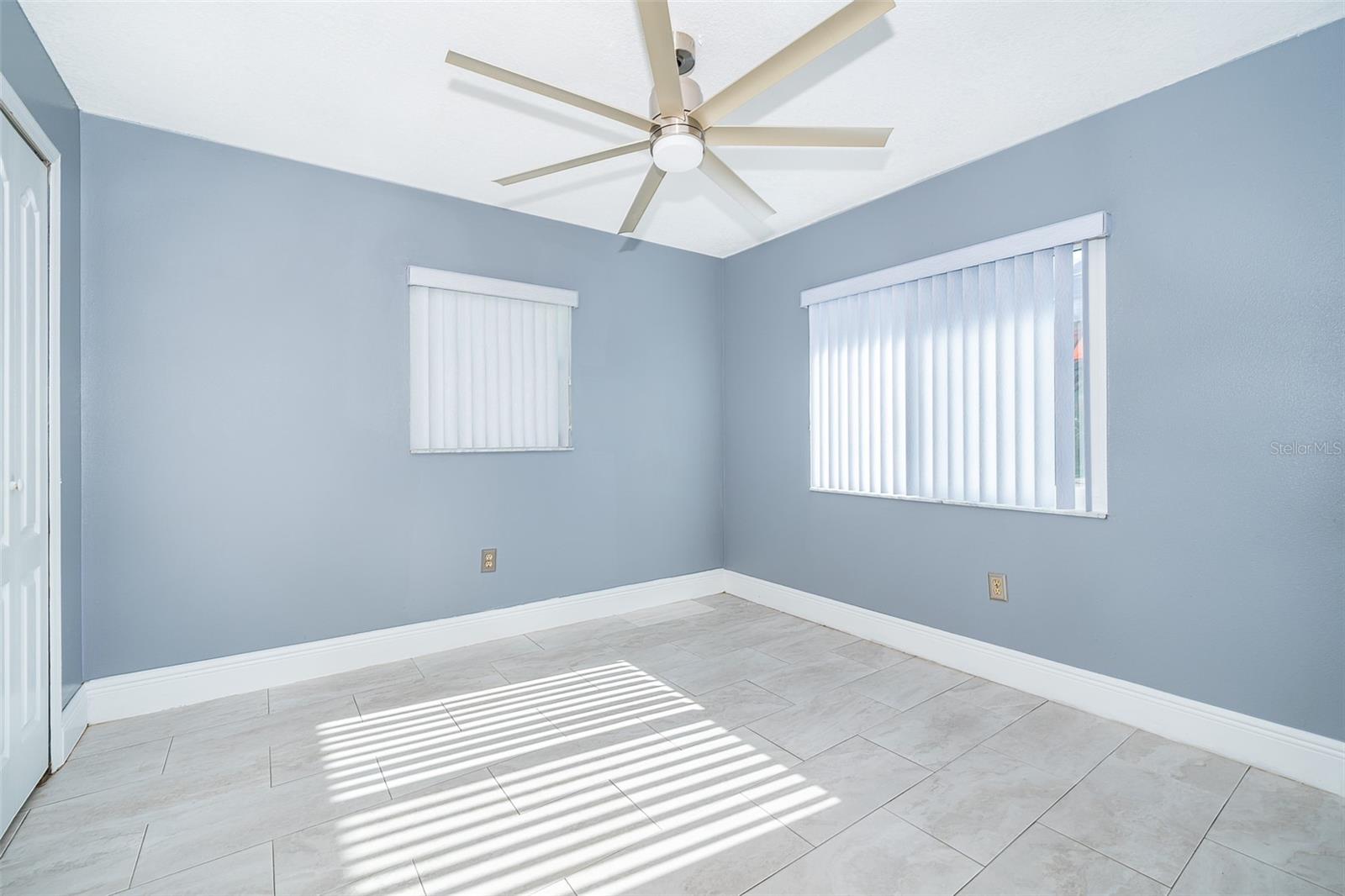 Image 21 of 30 For 807 San Remo Court