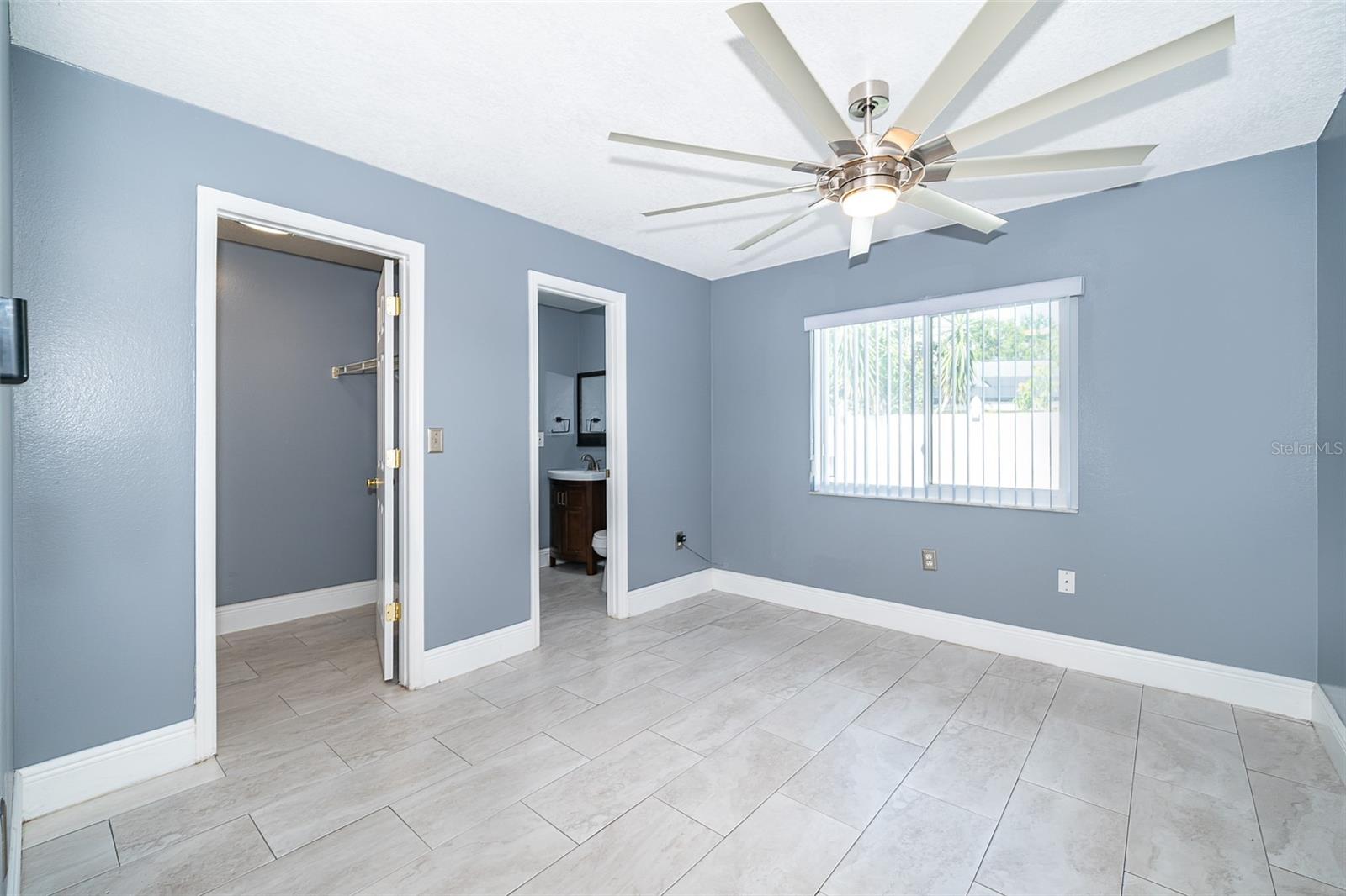 Image 24 of 30 For 807 San Remo Court