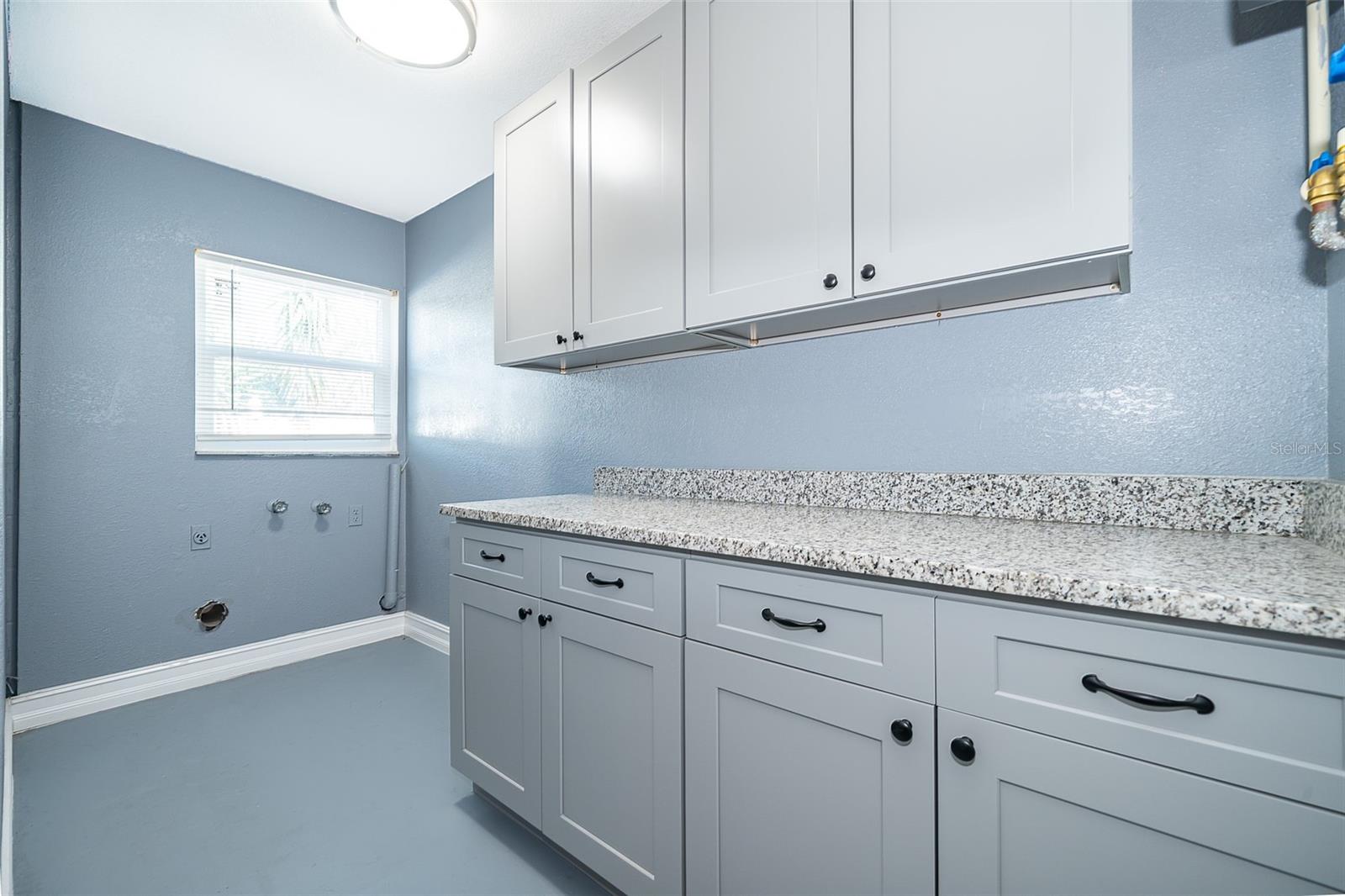 Image 26 of 30 For 807 San Remo Court