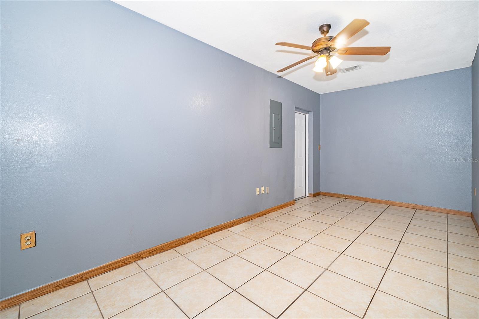 Image 27 of 30 For 807 San Remo Court