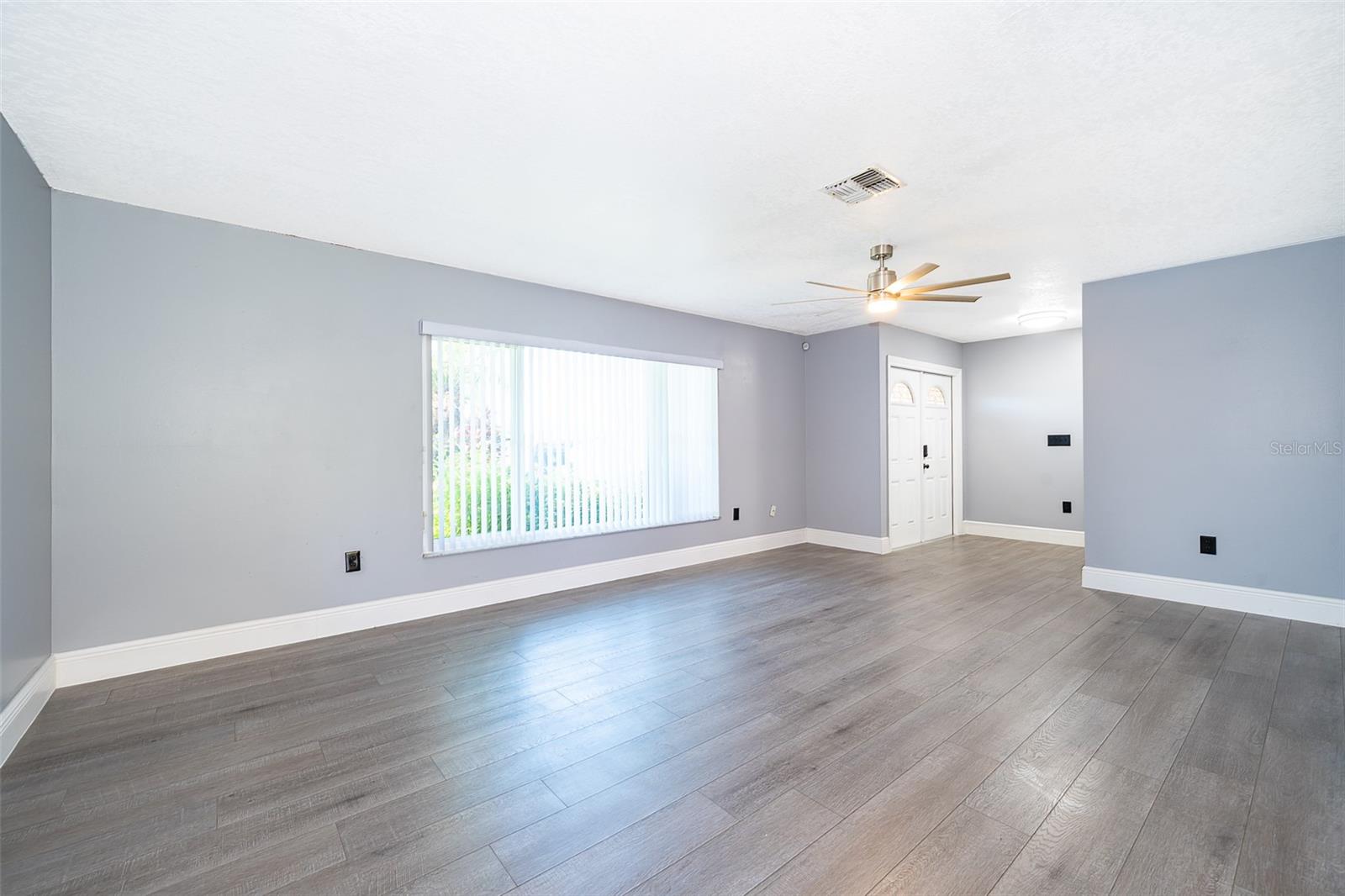 Image 5 of 30 For 807 San Remo Court