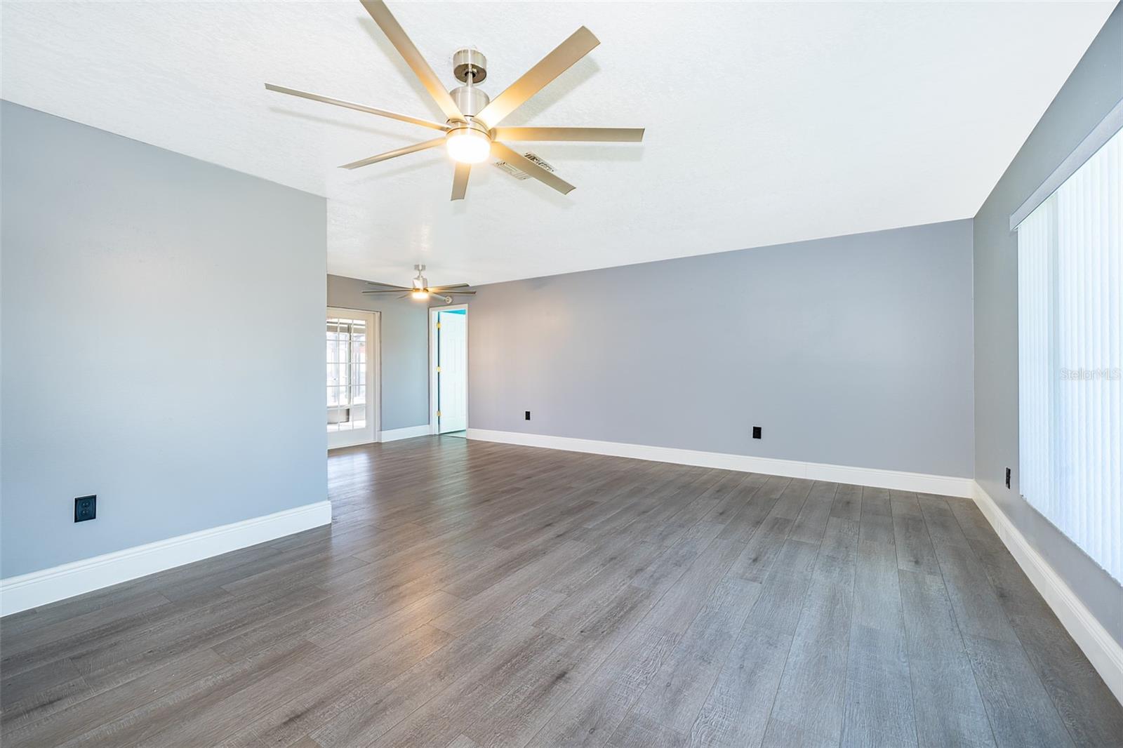 Image 7 of 30 For 807 San Remo Court