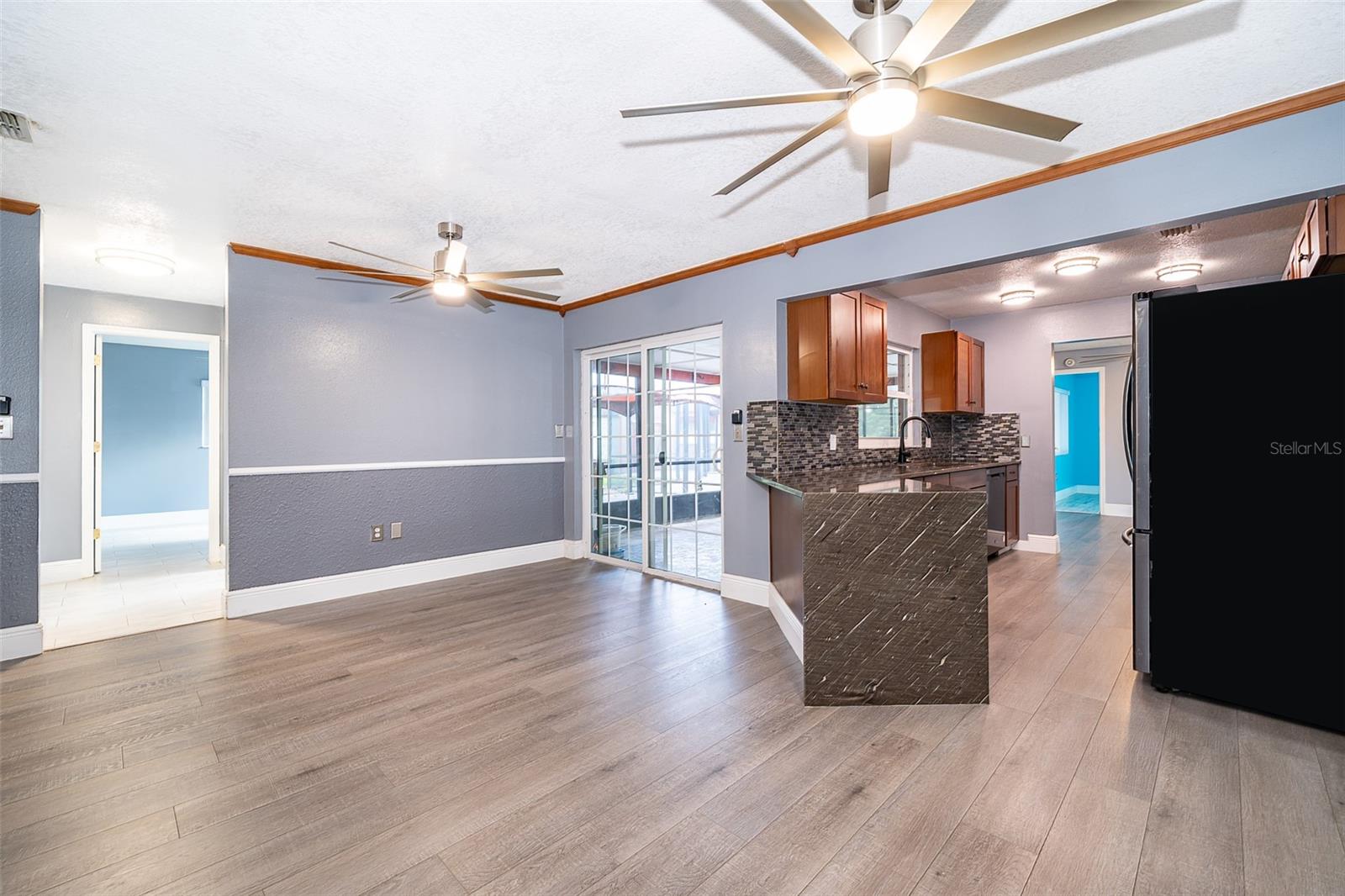 Image 9 of 30 For 807 San Remo Court