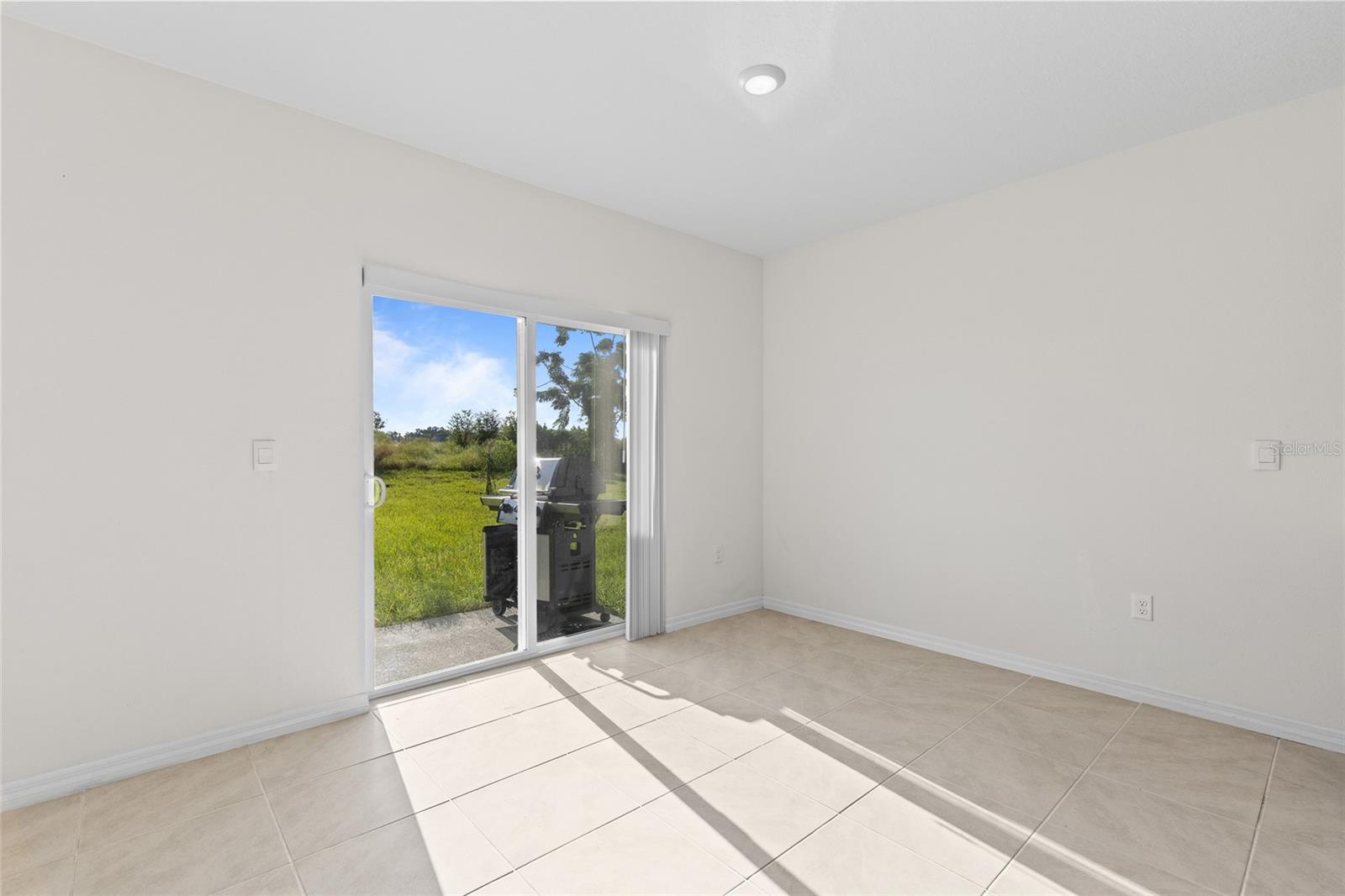Image 11 of 46 For 1273 Cascades Avenue