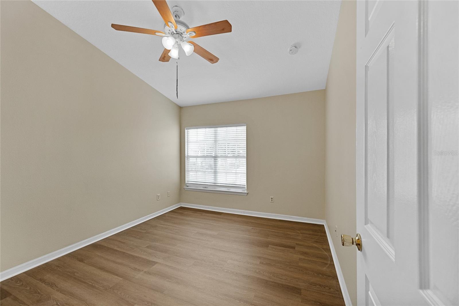 Image 13 of 21 For 4360 Kirkman Road 4