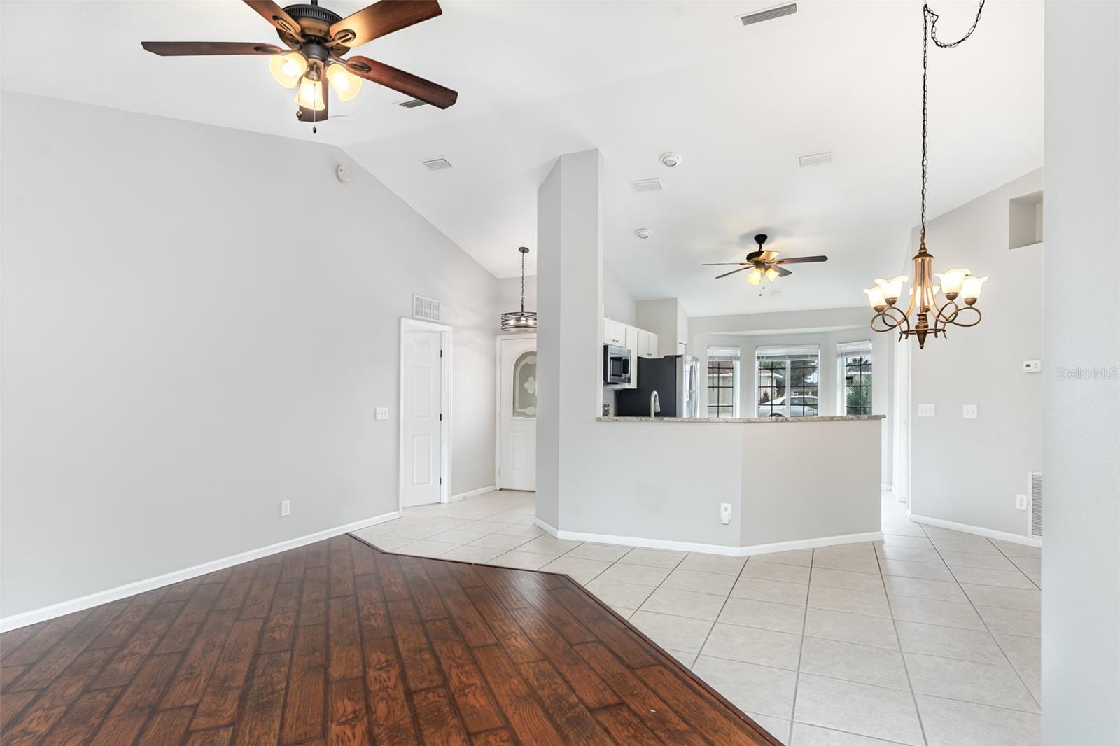 Image 7 of 26 For 5519 25th Loop