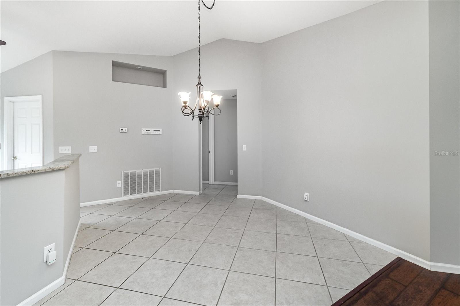 Image 8 of 26 For 5519 25th Loop