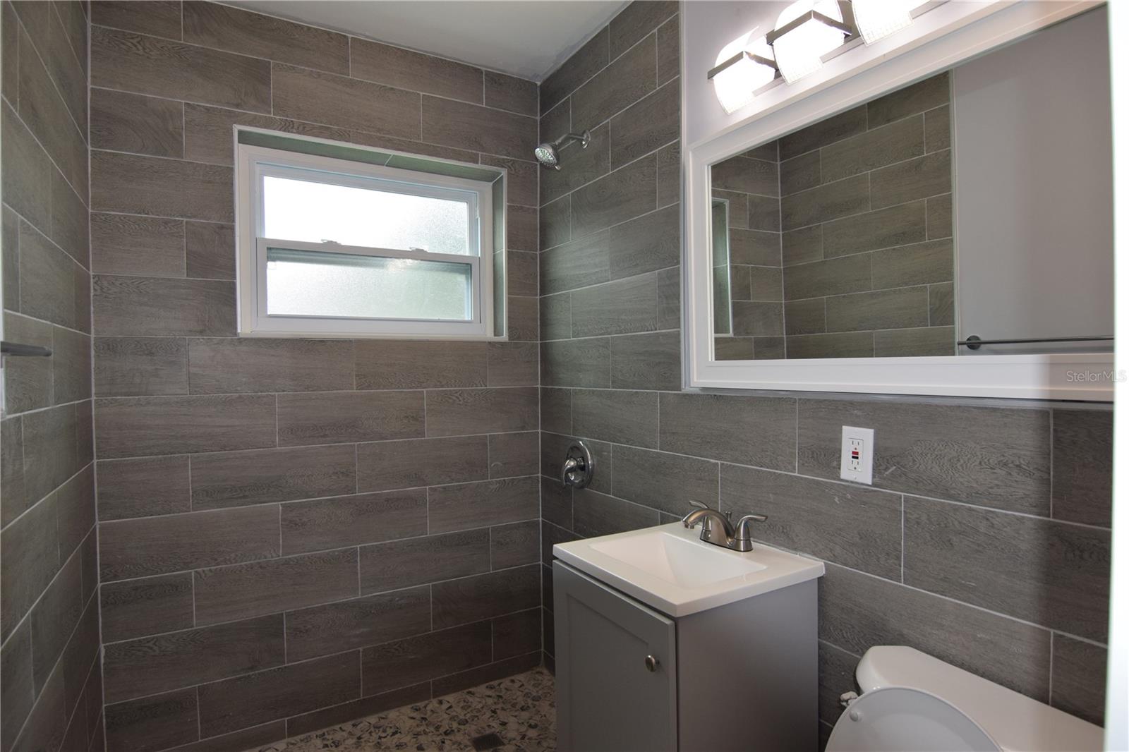Image 6 of 12 For 789 Chippendale Street